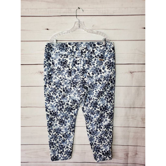 Michael Kors Womens Izzy Cropped Skinny Jeans White Navy Floral Stretch Plus 16W - Picture 2 of 10